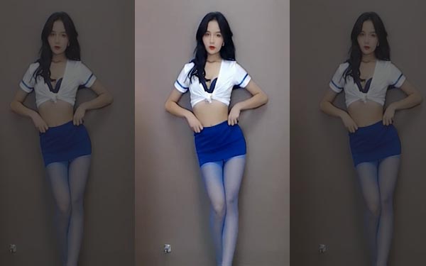 韩国美女主播Alice朴惠恩蓝白制服酥胸半露热舞 HD视频 [1V] -第1张